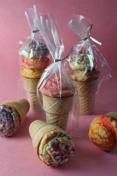 Wrapped Ice Cream Scoop Cookie Cones Purim Desserts, Mishloach Manot Ideas Creative, Scoop Cookies, Purim Carnival, Mishloach Manot Ideas, Cake Cones, Purim Basket, Purim Ideas, Mishloach Manos