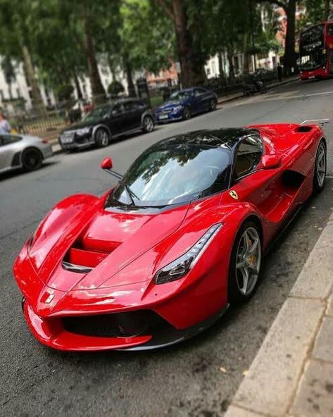 Sports Cars Ferrari, Aventador Lamborghini, Red Sports Car, F12 Berlinetta, Ferrari Red, New Ferrari, Ferrari Laferrari, Lamborghini Veneno, Pagani Huayra