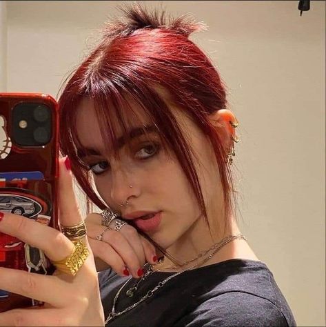 Tuns Bob Lung, Cherry Red Hair, Red Hair Inspo, Dye My Hair, Hair Dye Colors, Hair Inspiration Color, Cut My Hair, Hair Inspo Color, Aesthetic Hair