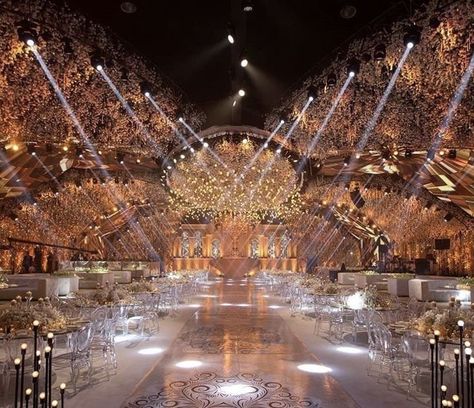 Wedding Hall Aesthetic, Big Wedding Venues Indoor, Extravagant Wedding Venues, Fancy Wedding Venues, Arab Wedding Aesthetic, Extravagant Wedding Decor, Royalty Wedding Theme, Debut Design, Dream Wedding Reception