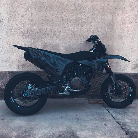 ALL BLACK HUSQY 701🔥  @marco_sm701 - - - Tag a friend and follow @motoloverz_ for more #Supermoto #Supermotard #Motocross #Supercross… 240z Datsun, Offroad Motorcycle, Custom Dirt Bike, Ktm Dirt Bikes, Ktm Supermoto, Tmax Yamaha, Motos Yamaha, Cool Dirt Bikes, Image Moto