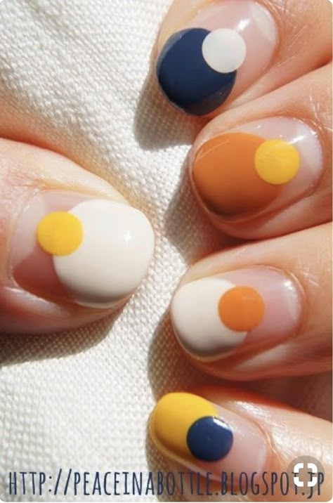 Fun mani Lola Nails, Yellow Nail Art, Nagellack Trends, Cute Nail Art Designs, Minimal Nails, Super Nails, Cute Nail Art, Yellow Nails, Minimalist Nails