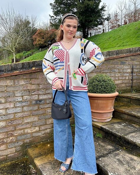 Obsessed with this cardi 😍 The lovely @allisia_lifestyle wears our printed cardigan with a pair of denim jeans and heels for a chic and cool outfit. Code: kc170473 #IzabelLondon #Fashion #Dress #Cardigan #Knitwear Dress Cardigan, Cool Outfit, Printed Cardigan, Denim Jeans, Cool Outfits, Knitwear, Lifestyle, Heels, How To Wear