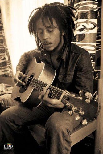 Bob Marley- Best music maker ever- had a good soul and heart! "I shot the sheriff, but I swear it was in self defense! oh oh oooooh!" -H Bob Marley Poster, Bob Marley Pictures, Damian Marley, Robert Nesta, Nesta Marley, Guitar Posters, Music Canvas, Batman Poster, The Wailers