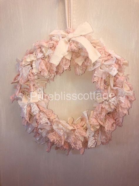 Rag Crafts, Rag Wreath Tutorial, Wreath Nursery, Shabby Chic Diy Crafts, Lace Ideas, Gingham Quilt, Diy Mailbox, Shabby Chic Wreath, Nursery Pink