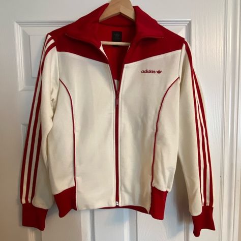 Adidas - Retro woman’s fitted red and cream coloured jacket. Size M/M. Vintage Comfy Jackets, Look Adidas, Adidas Retro, Adidas Tracksuit, Paris Mode, Adidas Vintage, Adidas Track Jacket, Adidas Jackets, Cute Comfy