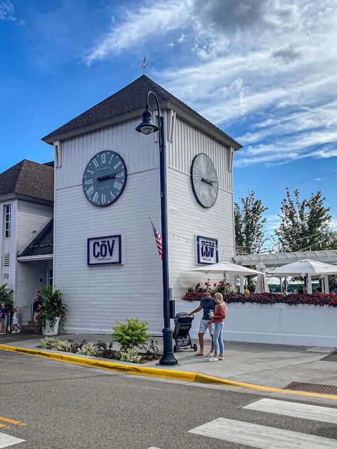 13 Fun & Best Things to do in Wayzata, Minnesota - Explore the top attractions and activities in Wayzata, from scenic lakeside views to charming downtown spots. Discover the best of Wayzata with our ultimate travel guide! #Wayzata #Minnesota #TravelGuide #ExploreWayzata | ViaTravelers.com Wayzata Minnesota, Original Pancake House, Lake Activities, Lake Minnetonka, Lakeside View, Top Restaurants, Japanese Restaurant, Great Restaurants, Great Lakes