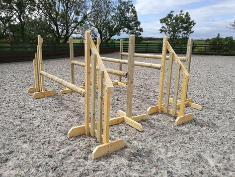 Diy Horse Jumps, Diy Jumps, Riding Exercises, Horse Tack Rooms, Cross Country Jumps, Horsey Life, Horse Room, Horse Barn Ideas Stables, Horse Jumps