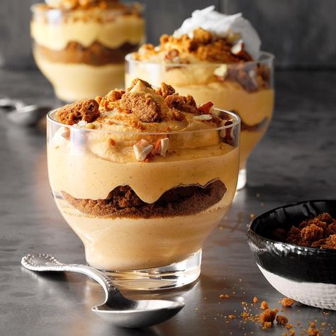 Mini Thanksgiving Desserts, Pumpkin Crunch, Turnover Recipes, Pumpkin Bread Pudding, Pecan Ice Cream, Roll Recipes, Crescent Roll, Best Chocolate Cake, Chocolate Pecan