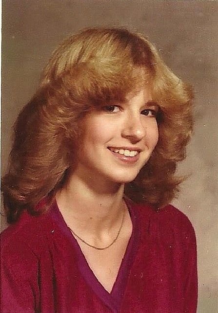 70s Feathered Hair Straight, 70s Womens Hair, 1970s Haircut, 70s Feathered Hair, 80s Hair Tutorial, 1970 Hair, Bump Hair, 70s Hair Styles, 1970s Hair