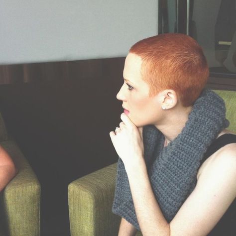 Ginger Buzzcut, Short Buzzed Hair, Buzzed Hairstyles, Buzzcut Girl, Buzz Cut Women, Bald Head Women, Girls With Shaved Heads, Wavy Pixie, Buzzed Hair