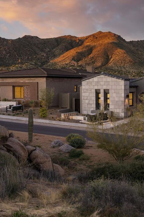 Exterior of home with earthy colors and mountain views Scottsdale Arizona Houses, Arizona Houses, Canyon Texas, Desert Gardens, Manifest Board, Arizona Homes, Arizona House, Mountain Landscapes, Toll Brothers