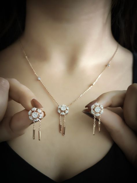 DM or contact us at 9355255278⬅️ to book your order NOW 😉 Small Pendant Set, Pendant Set Diamond, Small Diamond Necklace, Expensive Jewellery, Camera Necklace, Necklaces Simple, Pendent Set, Small Pendants, Jewelry Product Shots