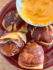 How to Make: Pretzel Bites - YARNutopia & More Pretzel Roll Recipe, Pretzel Bites Recipes, Pretzel Bread, Welcome To Our Family, Pretzel Rolls, Baking Soda Water, Pretzels Recipe, Bagel Recipe, Family Kitchen