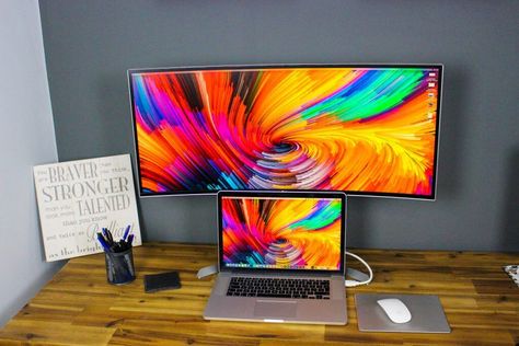 Why would I want a Curved Monitor? - dealepic Curved Monitor Setup, Monitor Setup, Laptop Docking Stations, Curved Monitor, Dual Monitor Stand, Author Branding, Monitor Stand, Best Laptops, Writing Community