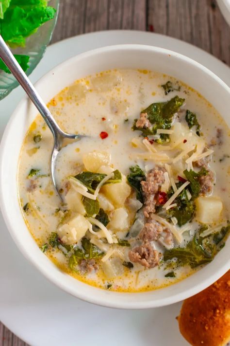 Copycat Olive Garden Zuppa Toscana recipe Copycat Olive Garden Zuppa Toscana, Copycat Olive Garden Zuppa, Italian Sausage Potatoes, Olive Garden Zuppa, Olive Garden Zuppa Toscana, Sausage And Kale Soup, Copycat Olive Garden, Zuppa Toscana Soup, Toscana Soup