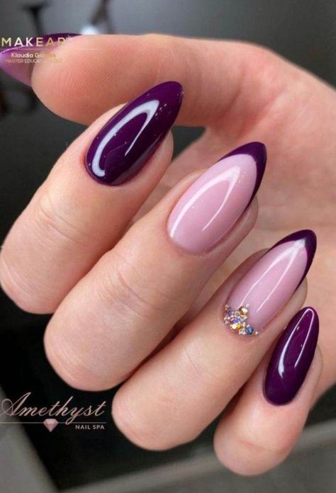 If you’re wondering about your next manicure choice, purple nail designs can be a stunning option. Check out these stunning purple-themed nails. Plum Almond Nails, Dark Purple Almond Nails, Dark Violet Nails, Cute And Simple Nail Designs, Ongles Gel Violet, Color Uva, Purple Gel Nails, Dark Purple Nails, Plum Nails