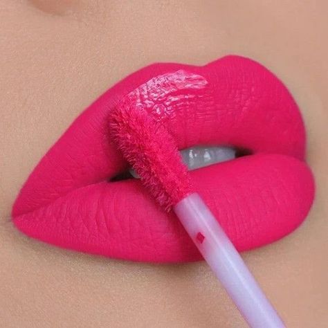 Kawaii Lips, Pink Plump Lips, Bright Pink Lipstick, Pretty Lipstick Colors, Mac Makeup Lipstick, Dreamy Hairstyles, Pretty Lipstick, 1980s Makeup, Pink Lipstick Makeup