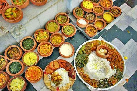 Food from Orissa, India. Lord Jagannath, Big Kitchen, Serving Food, Cooking Kitchen, Food Items, Chana Masala, Street Food, Free Food, Indian Food Recipes