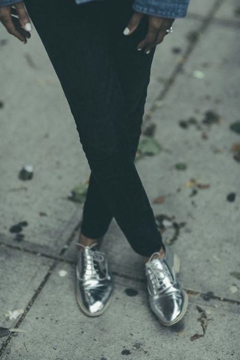 dancin shoes Metallic Oxfords, Silver Shoes, Crazy Shoes, Shoe Obsession, Fashion Mode, Looks Style, Shoe Lover, Mode Inspiration, Cross Straps