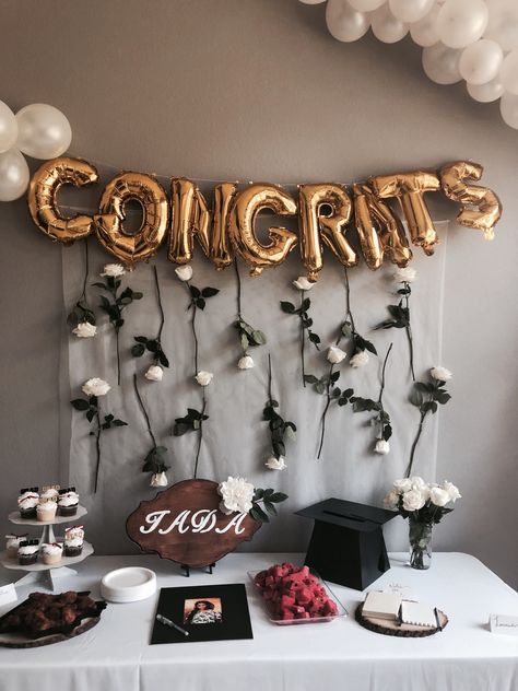 Congratulations Graduate Decorations, Congratulations Party Ideas Decor, Congratulations Party Decorations, Bachelors Graduation Party Ideas, Graduation And 18th Birthday Party Ideas, Congratulations Party Ideas, Small Graduation Party Ideas, University Graduation Party Ideas, Congratulations Decorations