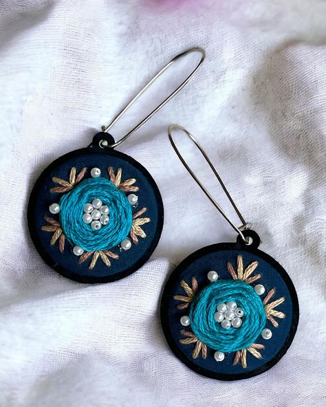 Pretty in Indigo - pretty me collection Hand Embroidery Earrings, Jewellery Embroidery, Diy Earrings Materials, Felt Earrings, Felted Jewelry, Hand Embroidered Jewelry, Felted Earrings, Diy Earrings Easy, Earrings Diy Handmade