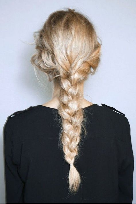 Messy Low Braid Trendy We Fryzurach, Hair Colorful, Fishtail Braid, Sienna Miller, Hot Hair Styles, Holiday Hairstyles, Long Blonde, Long Blonde Hair, Gwyneth Paltrow