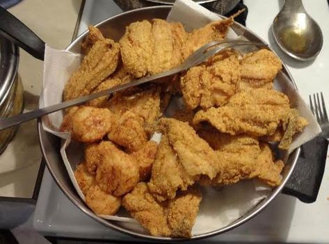 Fried Whiting Fish Recipe Fried Whiting Fish, Fried Whiting, Whiting Fish, White Fish Recipes, Fried Catfish, Fried Fish Recipes, Southern Fried Chicken, Fried Chicken Recipes, Super Easy Recipes