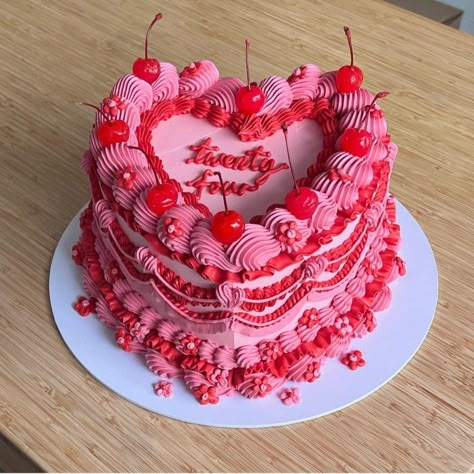 Red Heart Cake, Bolo Vintage, Sprinkles Birthday Cake, 25th Birthday Cakes, Vintage Birthday Cakes, Vintage Cakes, Heart Cakes, Pink Birthday Cakes, Red Cake