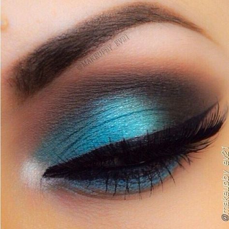 Turquoise Eye Makeup, Nails Turquoise, Turquoise Eyeshadow, Blue Makeup Looks, Different Makeup Looks, Theatrical Romantic, Turquoise Nails, Turquoise Eyes, Eye Makeup Techniques