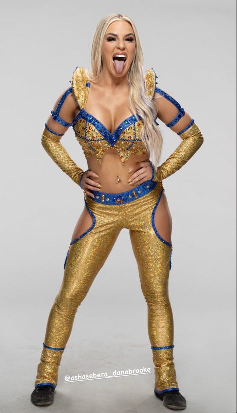 Wwe Women's Division, Queen Of The Ring, Dana Brooke, Eva Marie, Wwe Womens, Female Wrestlers, Sports Stars, Professional Wrestling, Wwe