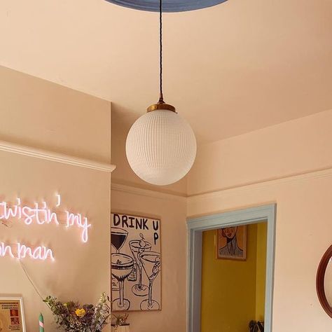 Jess Clark - Interiors & Lifestyle on Instagram: "Dining room tour 💛 Here’s all the deets for ya! Contains ad pr products* Wall colour: Pink 01 @lick * Fireplace: Blue 08 @lick * Table/chairs: vintage G Plan @etsyuk Lemon print: @davidshrigley Blind: @blinds2go * Neon sign: @yellowpop * Ceiling light: @pookylights * #lick #lickhome #homedetails #moreismoredecor #interiorlovers #maximalism #diyhomedecor #myhouseandhome #myhappycapture #howwedwell #howyouhome #apartmenttherapy #colourmadether Neon Sign Dining Room, Pale Pink Dining Room, Light Pink Dining Room, Pink Dining Rooms, Chairs Vintage, Wall Colour, Pink Living Room, G Plan, Table Chairs