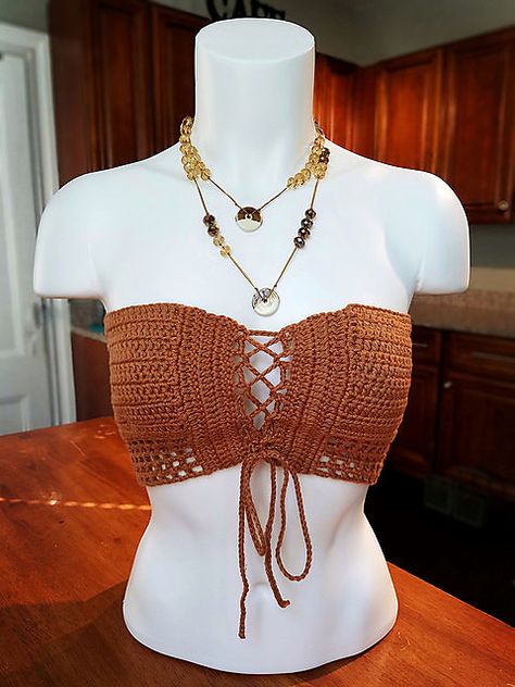 Ravelry: The Nataly Crop Top by Poliana Borgas Yarn Tops, Crochet Halter Top Pattern, Halter Top Pattern, Crochet Lingerie, Crop Top Pattern, Crochet Crop Top Pattern, Jelly Rolls, Crochet Clothing And Accessories, Crochet Halter