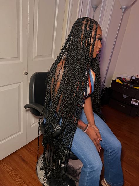 Long boho senegalese island twists with curly pieces Bohohemian Twist, Boho Twists Medium, Long Thick Twist Braids, Thigh Length Island Twist, Small Long Twists, Long Boho Twists Black Women, Long Twist With Curls, Twists With Curly Pieces, Boho Senegalese Twist Medium