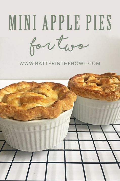 Pies For Two, Apple Mini Pies, Ramekin Dessert, Ramekin Recipe, Recipe For 1, Small Batch Baking, Potluck Desserts, Mini Apple Pies, Single Serve Desserts