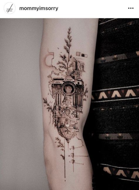 Camera Geometric Tattoo, Tattoo Ideas For Photographers, Photography Inspired Tattoos, Photography Tattoo Ideas Men, Camera Tattoo Design Photographers, Camera Tattoo Design Photography, Photography Tattoo Ideas, Photographer Tattoo Ideas, Photographer Tattoos