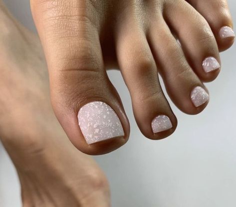 Winter Nails Toe 2023-2024 21 Ideas: Nail Your Style This Season - Women-Lifestyle.com Winter Pedicure, Winter Nail Trends, Fall Pedicure, Feet Nail Design, Gel Pedicure, Gel Toe Nails, Cute Toe Nails, Love Winter, Classic Nails