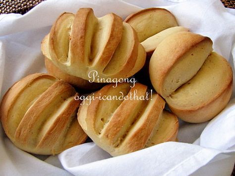 Monay and Pinagong Filipino Monggo Recipe, Putok Bread Recipe, Pinakbet Recipe Ilocano, Monay Filipino Bread Recipe, Pinoy Bread, Chicken Empanada Recipe, Putobumbong Recipe, Siopao Recipe, Paskong Pinoy