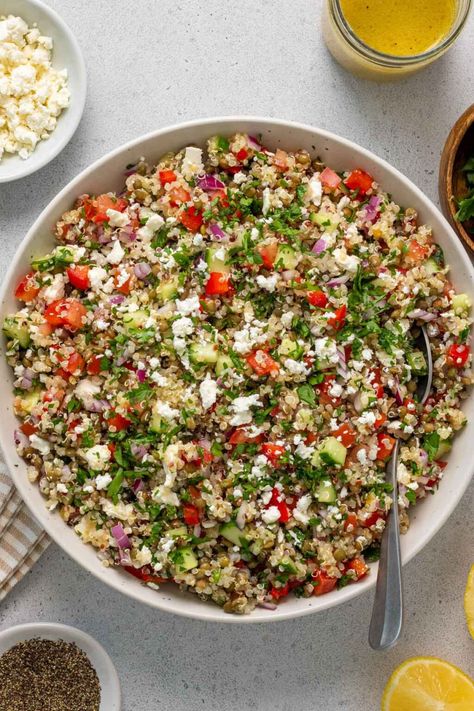 Lentil Salad Recipes Cold, Mediterranean Salads, Quinoa Snacks, Quinoa Lentil, Southwest Quinoa, Light Dinners, Lentil Salad Recipes, Lentils And Quinoa, Canned Lentils