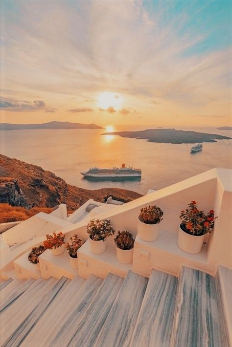 Santorini Aesthetic Wallpaper, Greece Landscape Photography, Wallpaper Grecia, Greece Lockscreen, Aesthetic Greece Pictures, Greece Iphone Wallpaper, Greece Wallpaper Aesthetic, Mediterranean Aesthetic Wallpaper, Greece Backgrounds