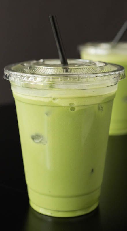 Make Starbucks Matcha Iced Latte at home with this recipe. Starbucks Iced Matcha Latte, Starbucks Iced Matcha, Green Tea Latte Recipe, Copycat Drink Recipes, Copycat Starbucks Drinks, Starbucks Matcha, Matcha Latte Recipe, Tea Latte Recipe, Copycat Starbucks