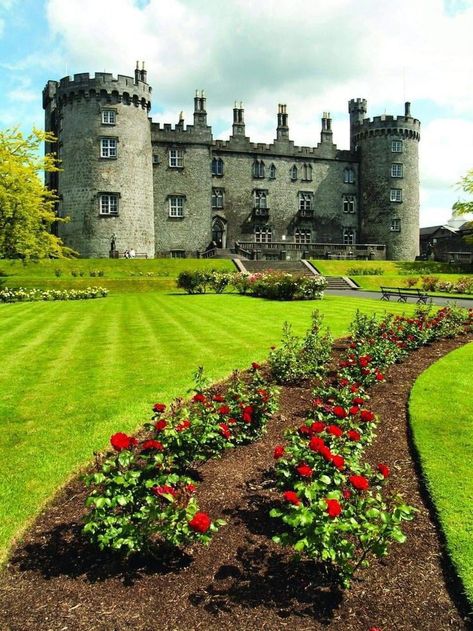 Castle House Island, Blarney Castle Ireland, Ireland Aesthetic, Castle Parts, Kilkenny Castle, Castle Ireland, Blarney Stone, Ireland Tours, Old Castle