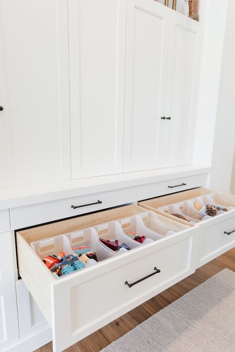 Toy organization idea. Large drawers with labeled bins to contain toys. Custom Toy Storage, Toy Storage Cabinets, Kids Storage Ideas, Food Storage Pantry, Pantry Organization Ideas, Storage Pantry, Pantry Shelving, Drawer Divider, Spice Racks