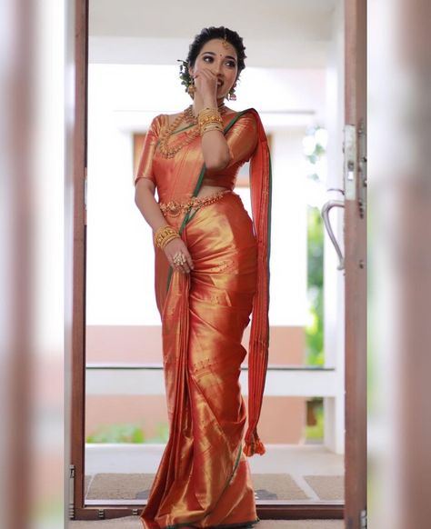 Orange Saree Bride, Orange Bridal Saree, Muhurtham Saree, Bride Stills, Coral Saree, Bride Pics, Saree Aesthetic, Kerala Wedding Saree, Saree Drapes