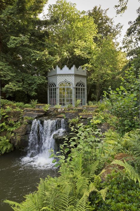 English Garden Follies: Enchanting & Enduring - Flower Magazine Garden Summer House, Palace Garden, Victorian Garden, Castle Garden, English Countryside, English Garden, Nature Aesthetic, Pretty Places, Dream Garden