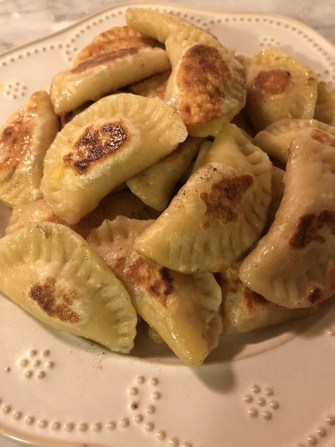 [Homemade] Pierogi #food #foods Pierogi Pillow, Cream Photos, Homemade Breakfast, Dessert Pictures, Dinner Wedding, Gluten Free Cooking, Kitchen Inspo, Beautiful Dishes, Yummy Foods