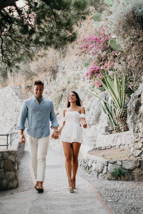 This Picture-Perfect Proposal in Positano Couldn't be More Romantic. Couple Foto, Romantic Italy, Proposal Photoshoot, Best Wedding Proposals, Couples Style, Dream Proposal, Romantic Photoshoot, Engagement Pictures Poses, Perfect Proposal