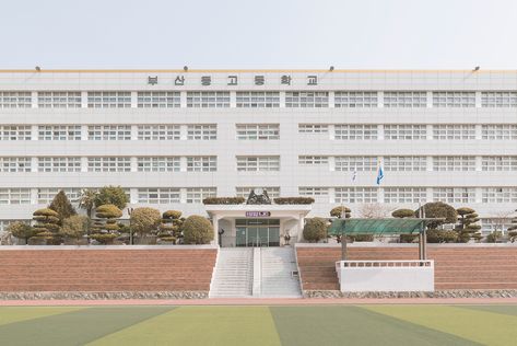 Korea Architecture, School Building Design, College Architecture, School Hallways, Building Aesthetic, Creative Architecture, Dream School, School Yard, School Photography