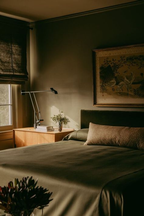 Moody Scandinavian Interior, 90s Apartment, Fall Paint Colors, Breakfast Room Green, Monochromatic Bedroom, Monochrome Bedroom, Small Guest Bedroom, Ms Project, Paint Trends