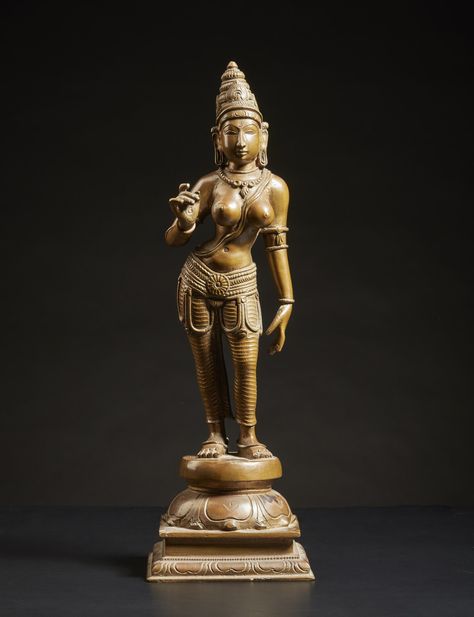 Indian Art A large bronze figure of standing Devi by Varadha Rajan Southern India, Tamil Nadu, 90 Indian Bronze Sculpture, Goddess Sculptures, Indian Statues, Indian Goddesses, Sanatan Dharam, Hindu Statues Goddesses, Bharatanatyam Poses, Ancient Indian Art, Tantra Art